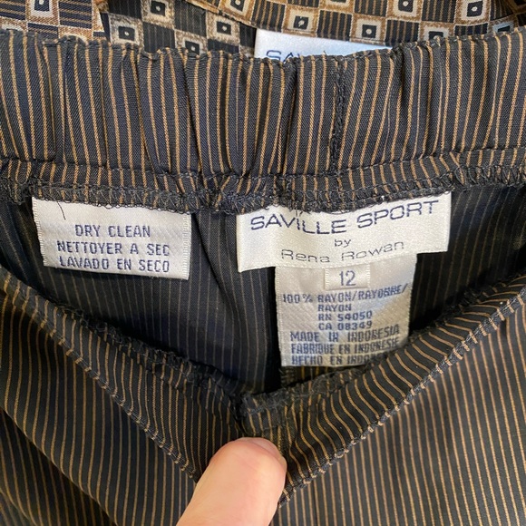 Patterned pant and shirt outfit, elastic waist pants size 12 and top size 14. - Picture 5 of 8